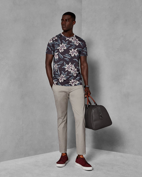<P Class="Title_Title__3Pbf0" Data-Testid="Product:Title"><Span Style="Text-Decoration: Underline;">Seleb Slim Fit Chinos<...